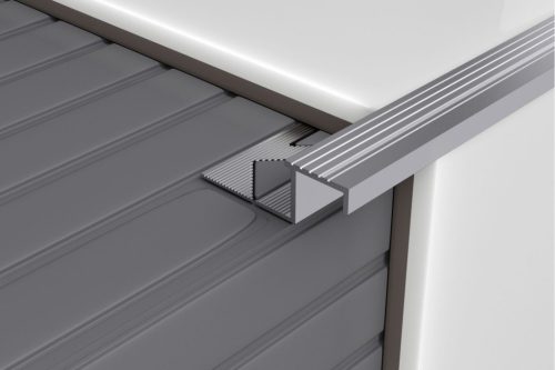PROFILPLAST 452052502 ELOXÁLT MATT EZÜST SZÖGLETES LÉPCSŐ ÉLVÉDŐ 11 mm 2,5M